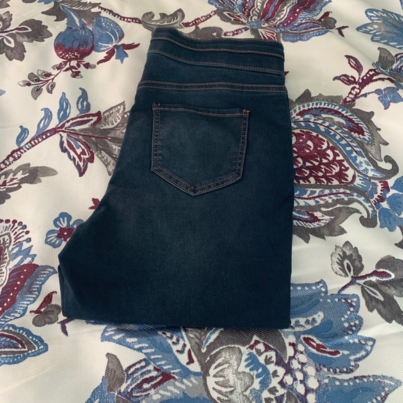 NWT - NY& CO HIGH-WAIST PULL-ON  CROPPED LEGGING - Picture 8 of 9